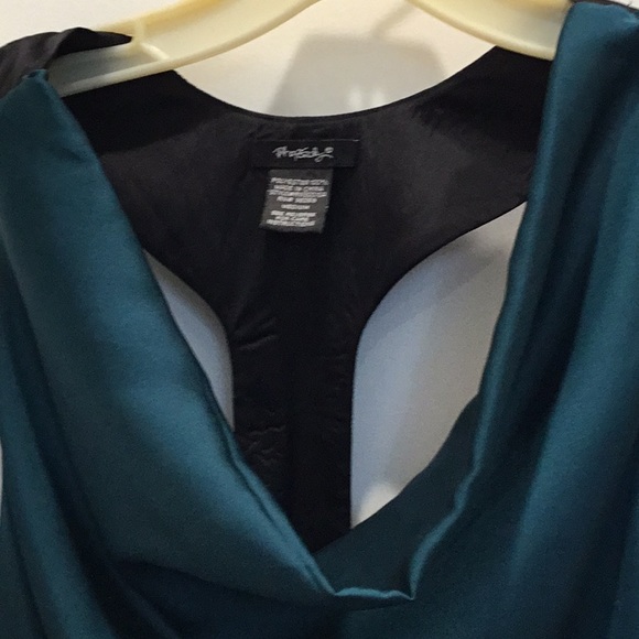 Phopsody green silky blouse, size Medium. - Picture 2 of 3